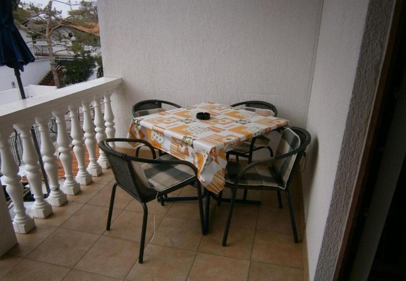 Apartments Dobri - 500M From Beach Nin Exterior photo